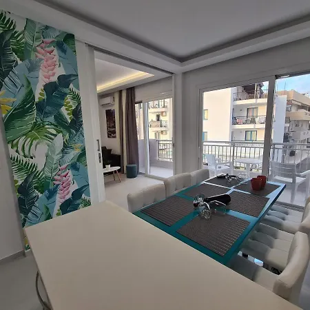 In A Great Location! Welcome To Crete! *