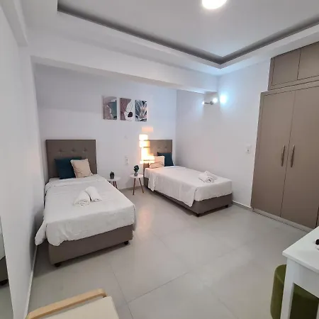 In A Great Location! Welcome To Crete! * Limenas Chersonisou