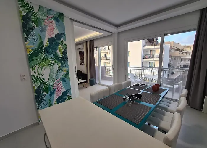 In A Great Location! Welcome To Crete! *