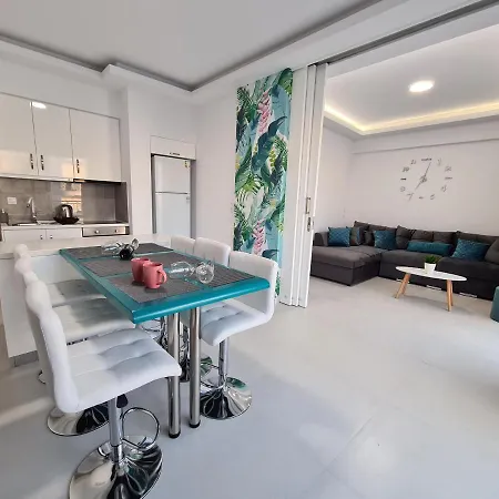 In A Great Location! Welcome To Crete!