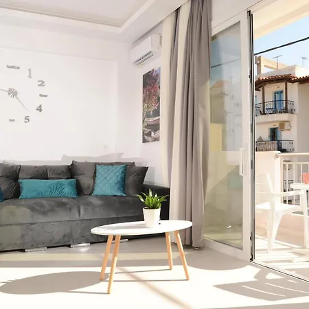 In A Great Location! Welcome To Crete! Apartamento *