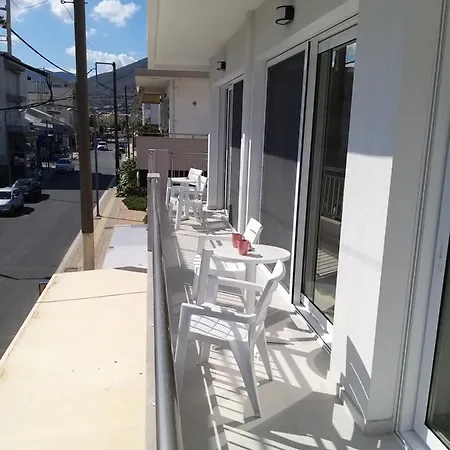 In A Great Location! Welcome To Crete! *