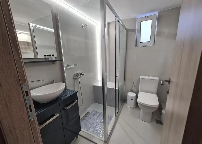 In A Great Location! Welcome To Crete!