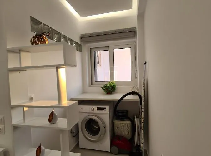 In A Great Location! Welcome To Crete!